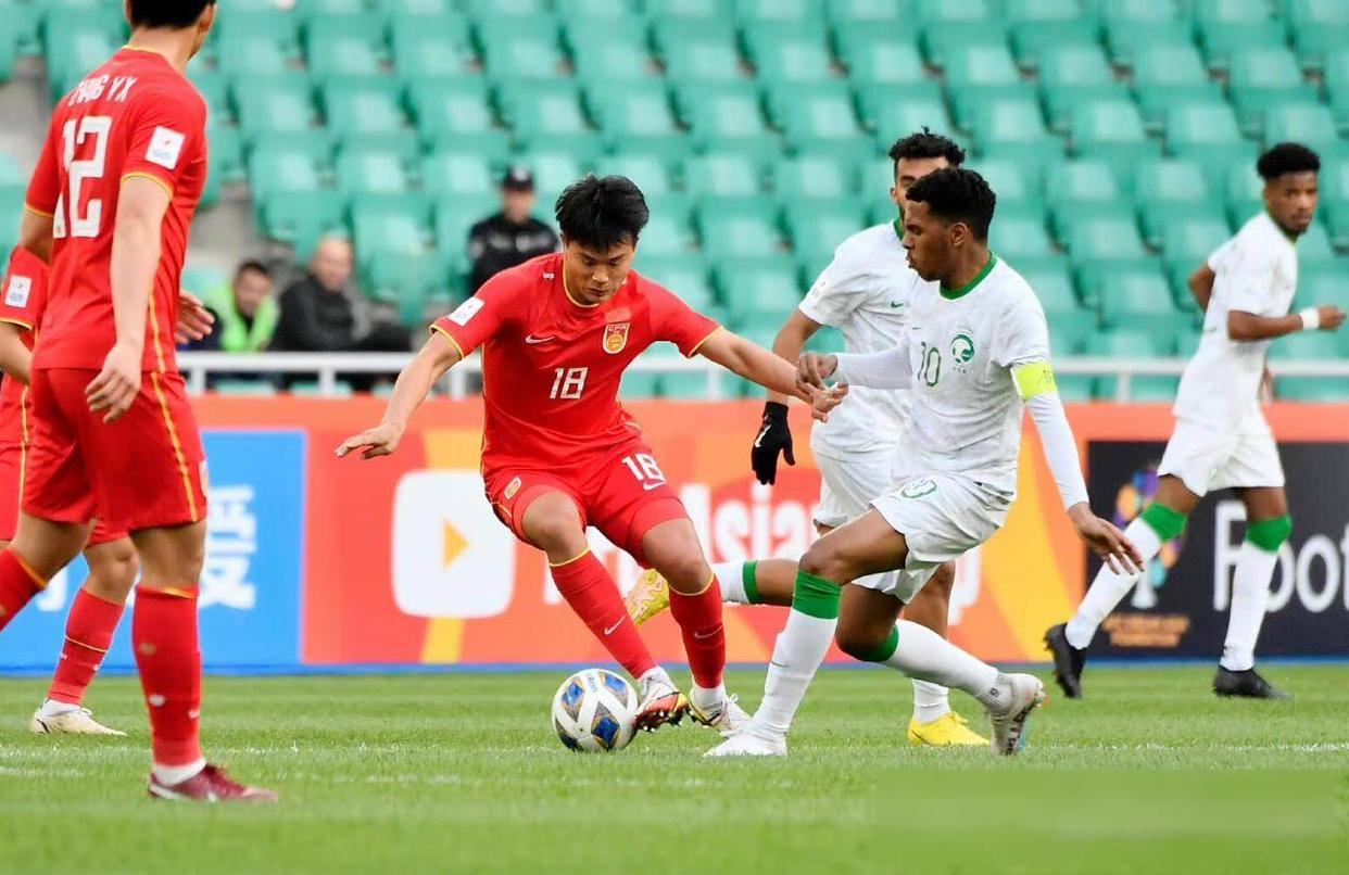 亚洲足球联赛中，某队实力强劲，轻松获胜的简单介绍