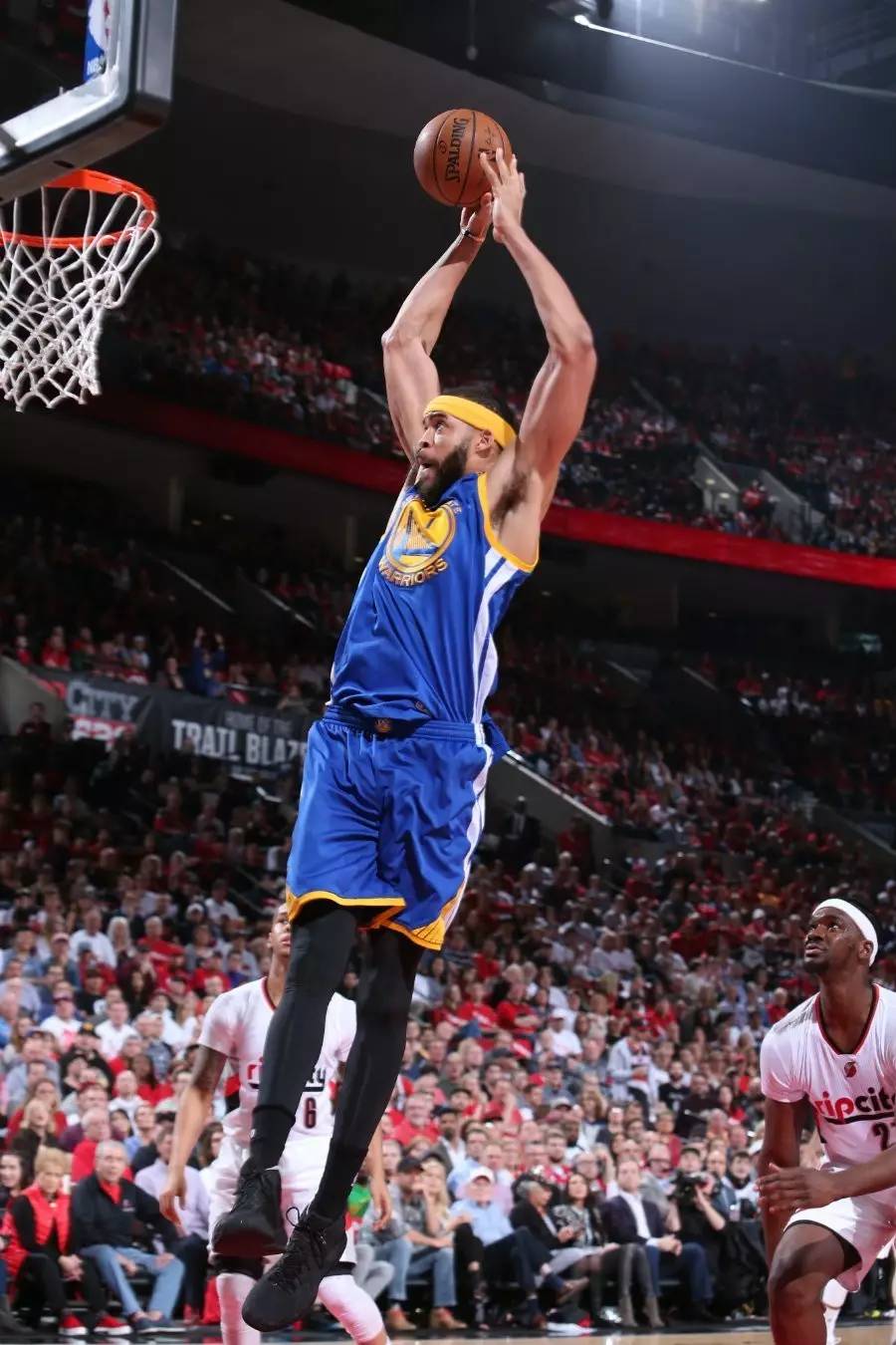 Ning在西班牙队比赛中绝杀，挺进下一轮引发热议！